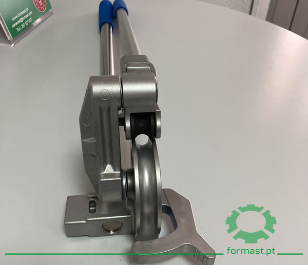 Dobrador manual de tubo. Formast